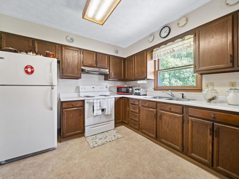 14572 Hock Hocking Road, Logan, OH 43138 Photo 5