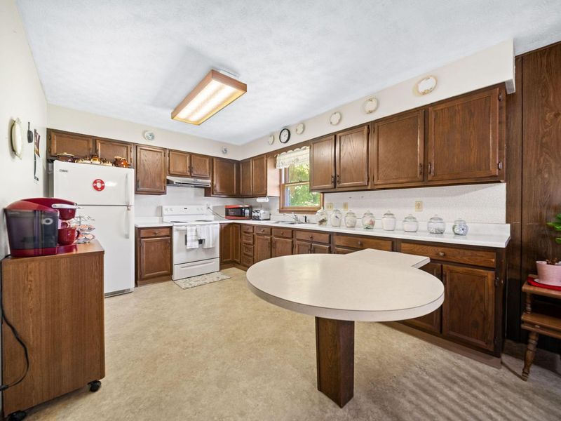 14572 Hock Hocking Road, Logan, OH 43138 Photo 6
