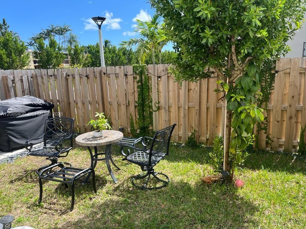 560 NE 206th Ln, Miami, FL 33179 Photo
