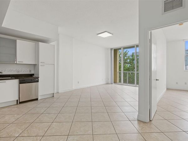 1350 NW 8th Ct , Unit A4 (206), Miami, FL 33136