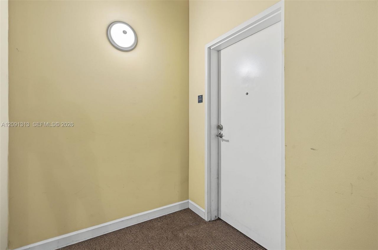 1350 NW 8th Ct , Unit A4 (206), Miami, FL 33136 Photo