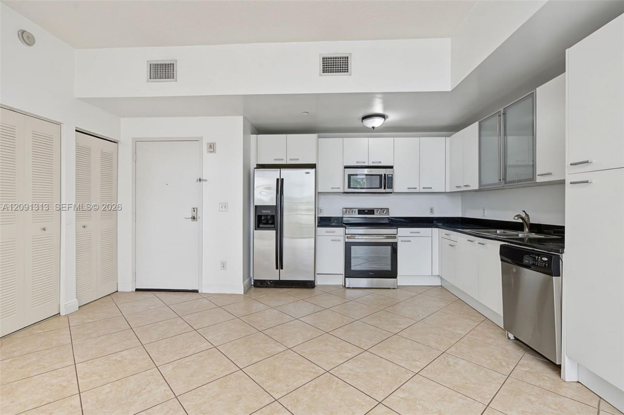 1350 NW 8th Ct , Unit A4 (206), Miami, FL 33136 Photo