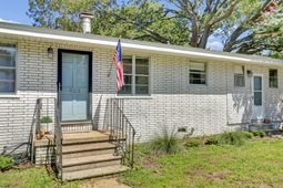 822 Rogers Lane photo 4