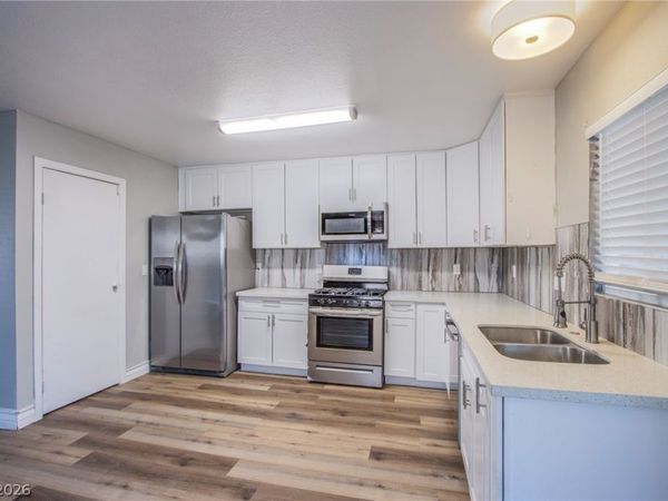2456 Paradise Village Way, Las Vegas, NV 89120