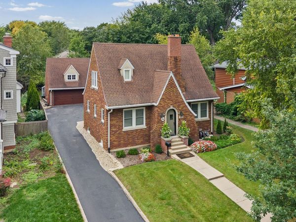 227 2nd Avenue, Libertyville, IL 60048