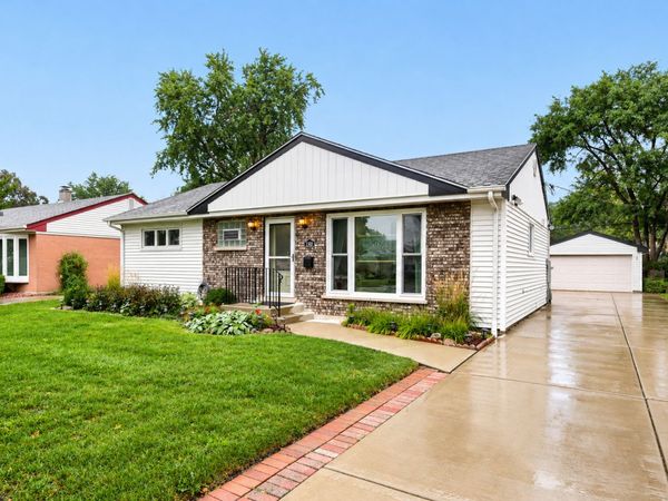 1301 S 2nd Avenue , Des Plaines, IL 60018