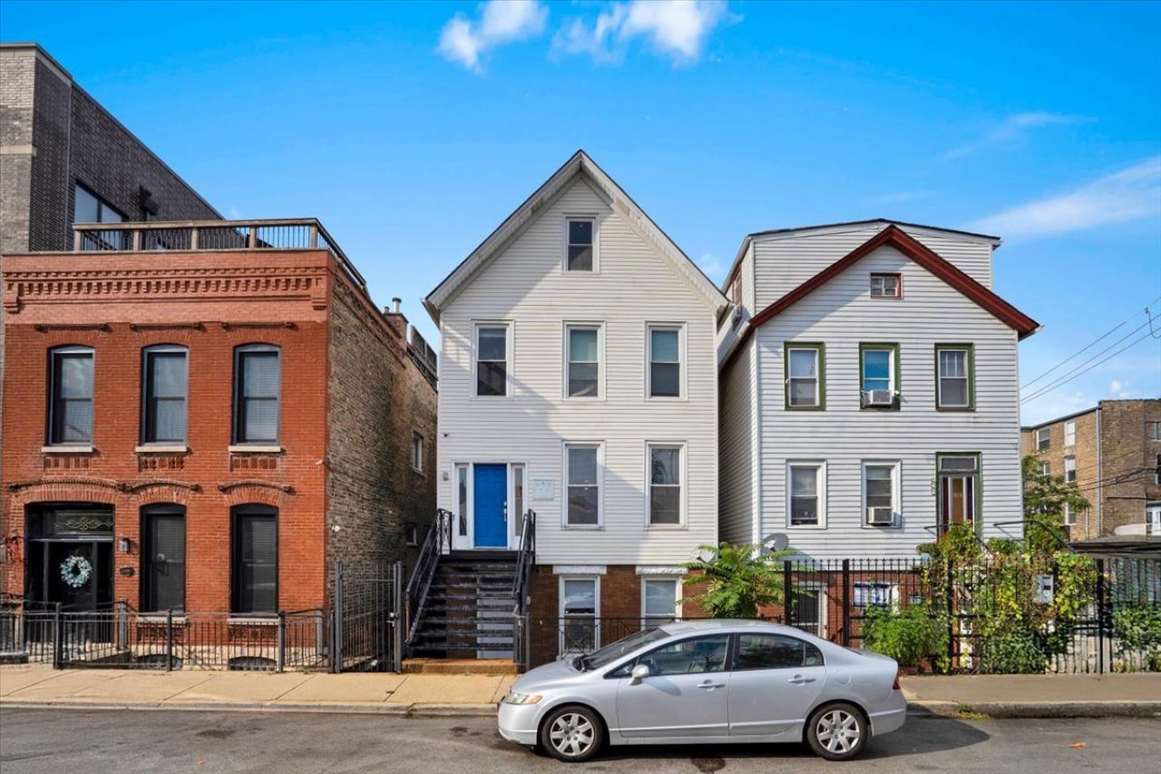 1618 W Blackhawk Street, Unit 1, Chicago, IL 60622 Main Photo