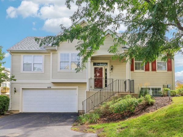 1608 Windward Drive, Unit 1608, Pingree Grove, IL 60140