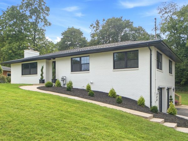 1231 White Oak Drive, Springfield, OH 45504