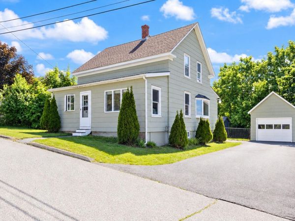 31 Dill Street, Lewiston, ME 04240