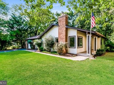256 W MEADOWLAND LANE , STERLING, VA 20164