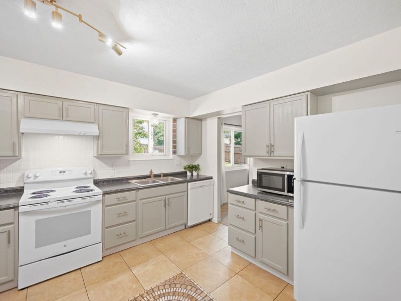 1812 Pioneer Boulevard, Burlington, KY 41005 Photo 14
