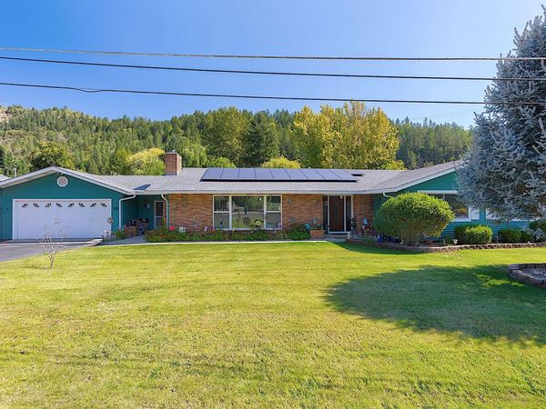 55 Lloyellen Drive, Rogue River, OR 97537