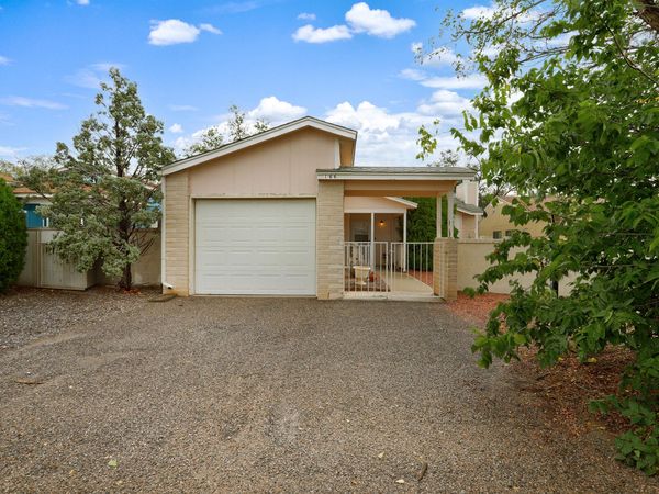 166 Coral Drive NE, Rio Rancho, NM 87124