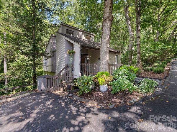 16 Cedarwood Drive, Asheville, NC 28803