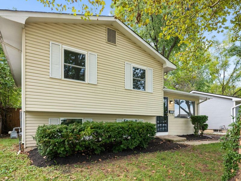 1967 Dunning Road, Columbus, OH 43219 Photo 2