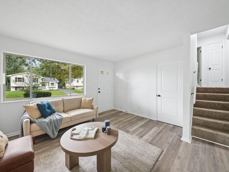 1967 Dunning Road, Columbus, OH 43219 Photo 4