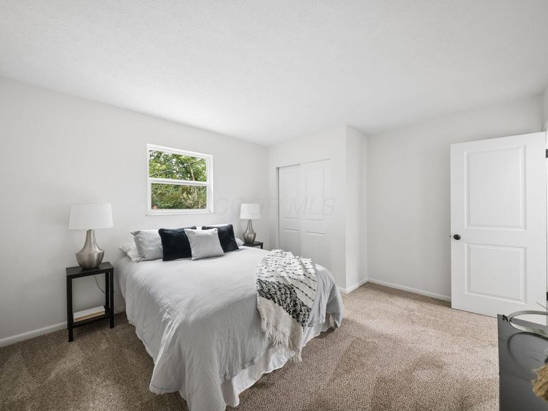 1967 Dunning Road, Columbus, OH 43219 Photo 9