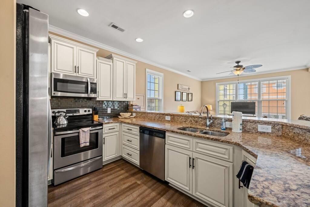 520 Caribbean Way  Photo 5