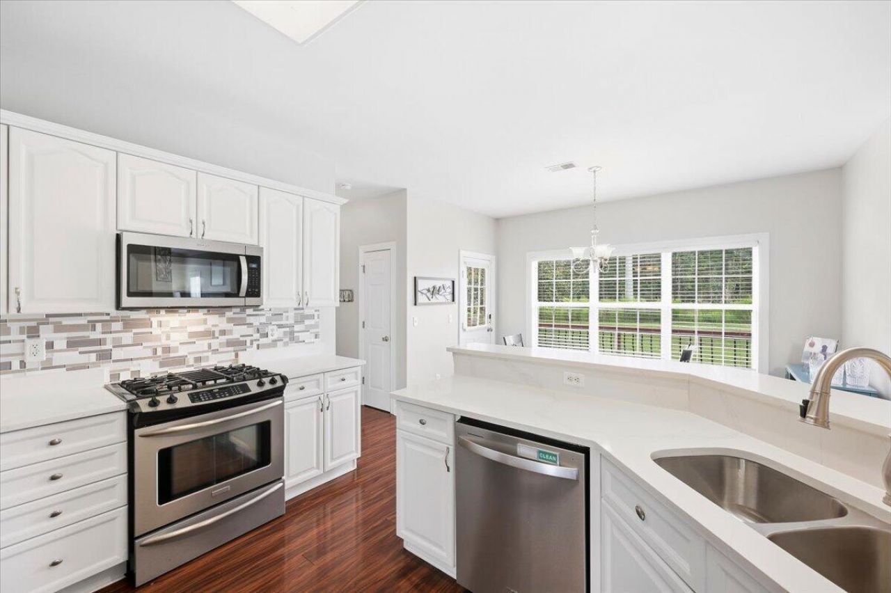5008 Streamside Road Photo 26