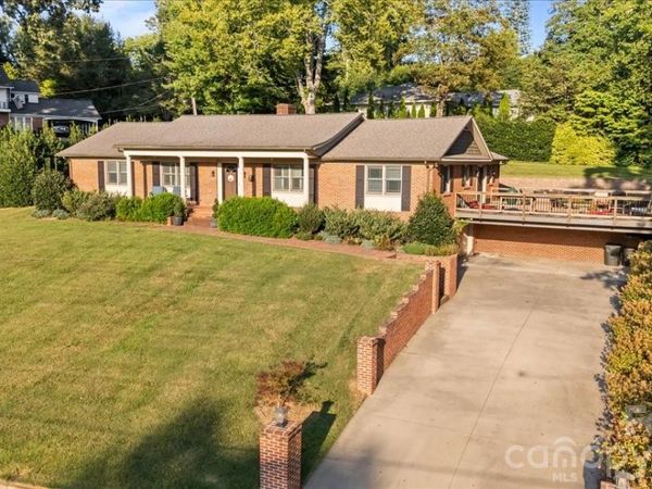 102 Hillside Lane, Morganton, NC 28655