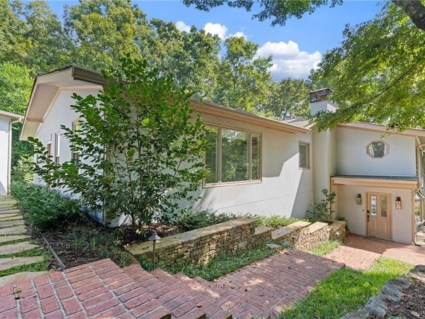 594 Hilltop Lane , Berkeley Lake, GA 30096