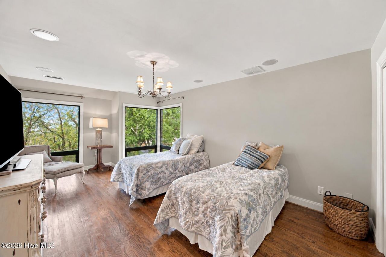 335 Bradley Drive Photo 18