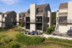 335 Bradley Drive photo 4