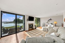 335 Bradley Drive photo 4
