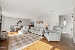 335 Bradley Drive photo 4