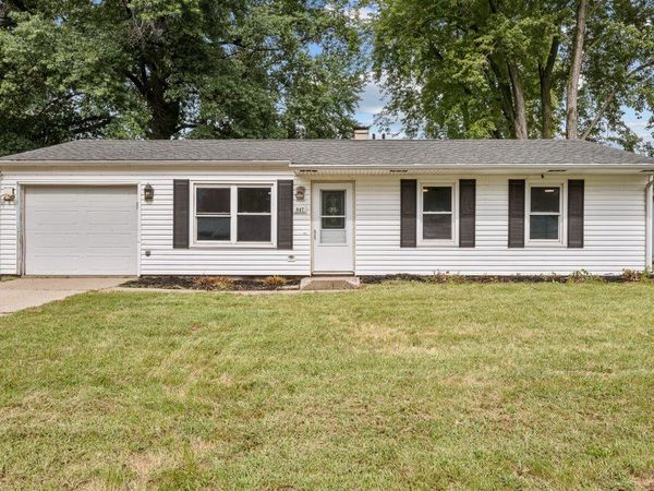 947 36th Avenue , East Moline, IL 61244