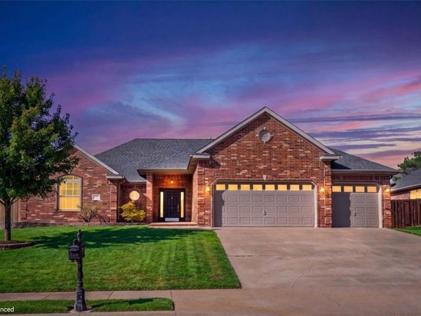 1782 Green Meadows Avenue, Springdale, AR 72764