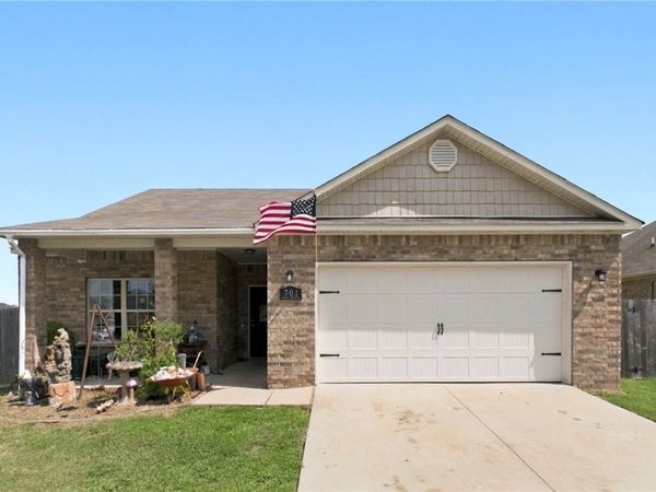 701 SW River Rock Street , Bentonville, AR 72712