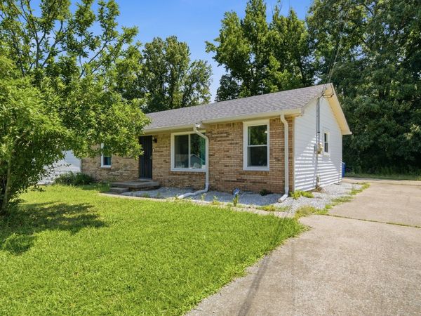 535 Donna Dr , Clarksville, TN 37042