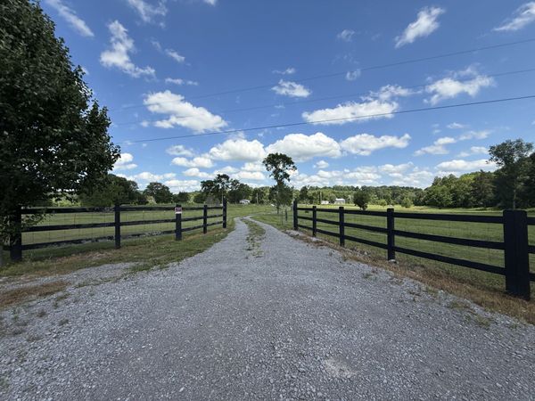 750 Railroad Rd , Wartrace, TN 37183