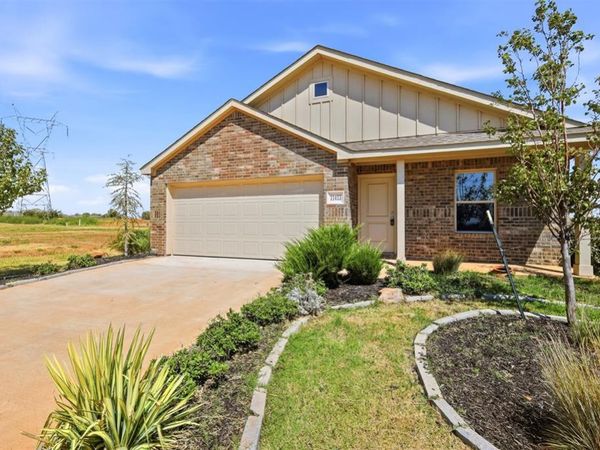 11413 SW 40th Street, Mustang, OK 73064