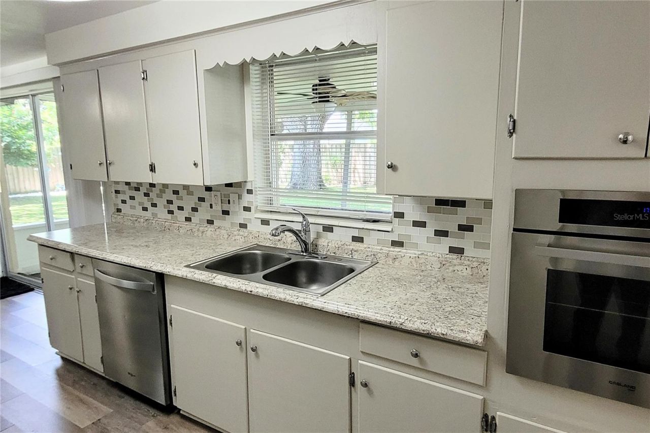 2975 Louise Street, Sarasota, FL 34237 Photo