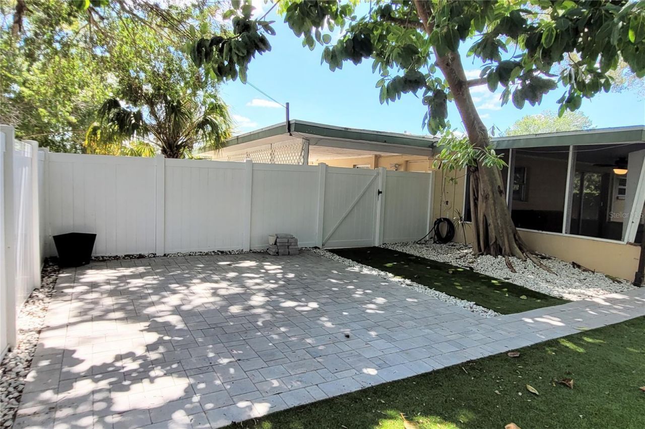 2975 Louise Street, Sarasota, FL 34237 Photo