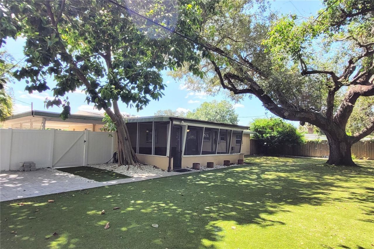 2975 Louise Street, Sarasota, FL 34237 Photo