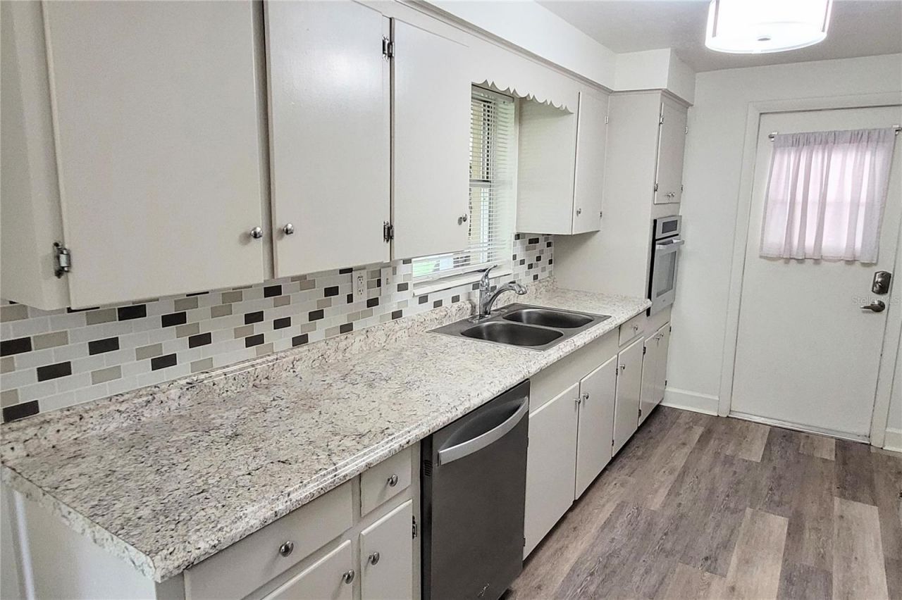 2975 Louise Street, Sarasota, FL 34237 Photo
