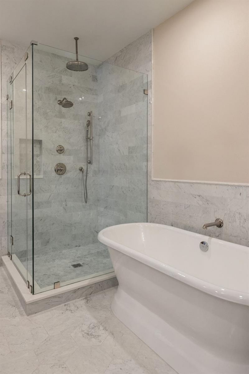 250 Mirror Lake Drive N, Saint Petersburg, FL 33701 Photo