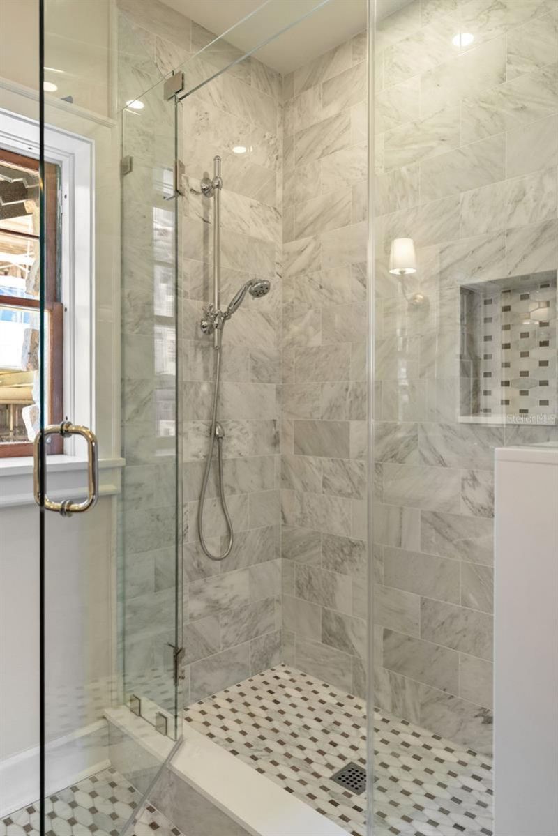 250 Mirror Lake Drive N, Saint Petersburg, FL 33701 Photo