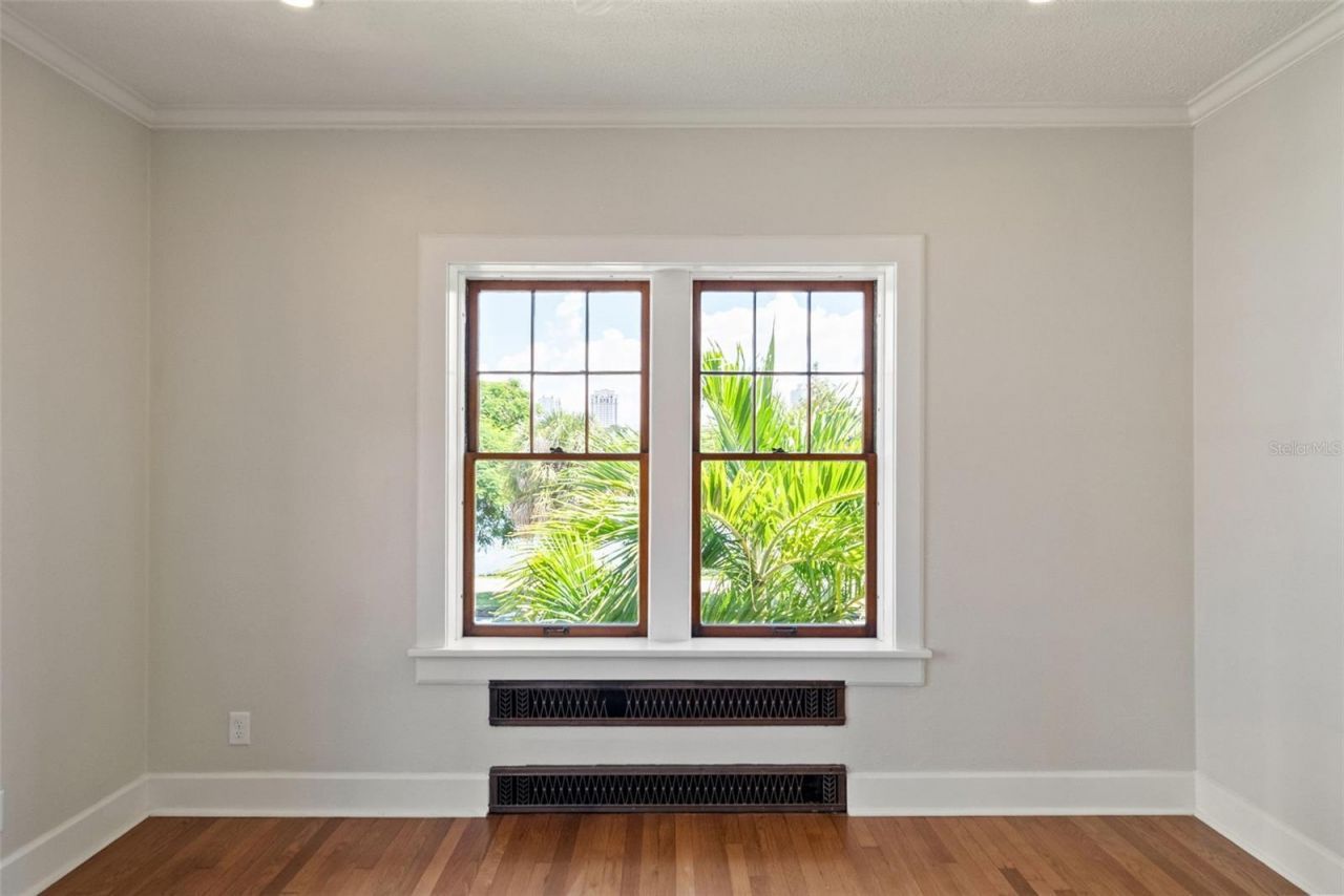 250 Mirror Lake Drive N, Saint Petersburg, FL 33701 Photo