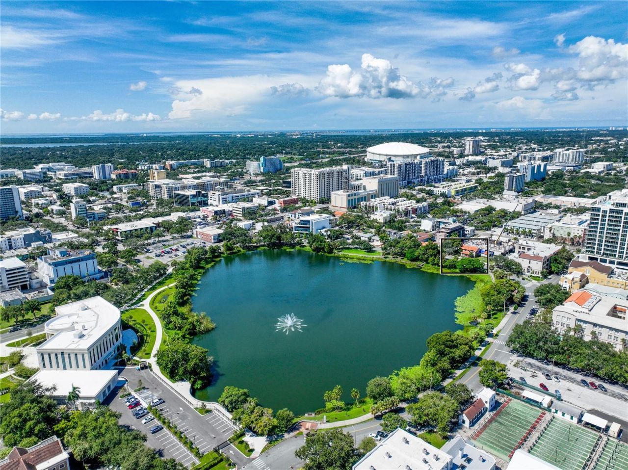 250 Mirror Lake Drive N, Saint Petersburg, FL 33701 Photo
