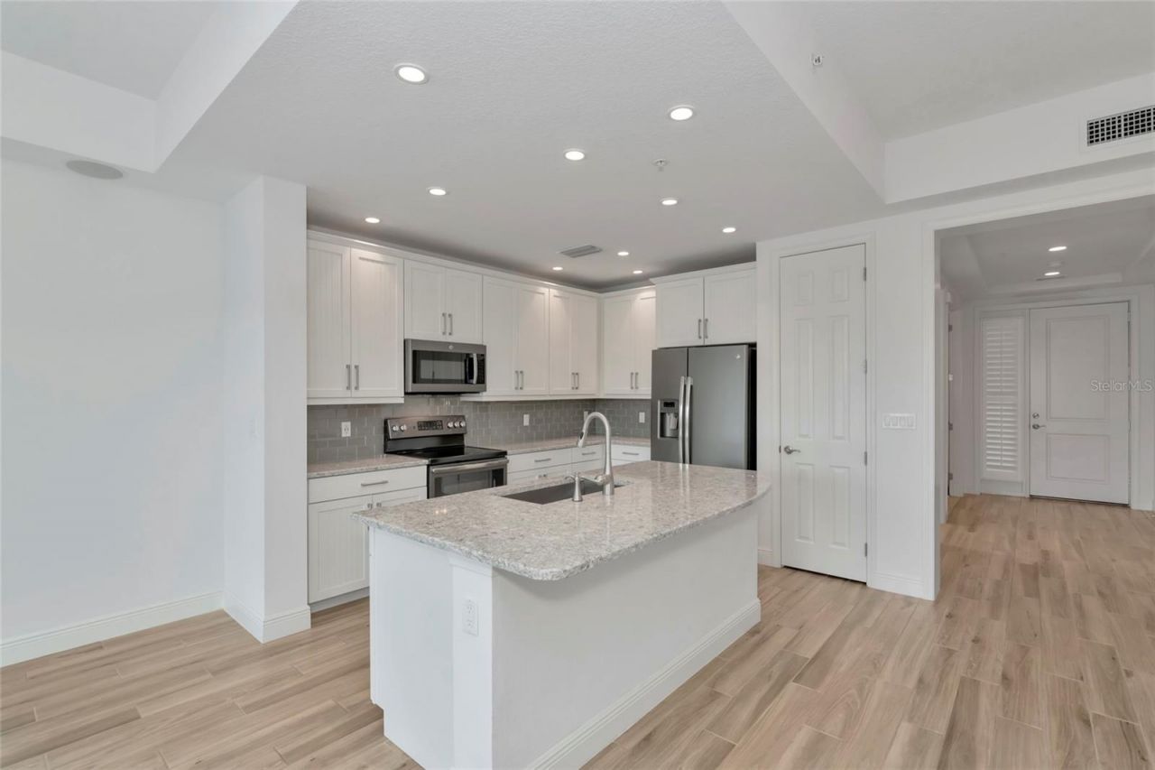 10530 Boardwalk Loop, Unit 202, Bradenton, FL 34202 Photo