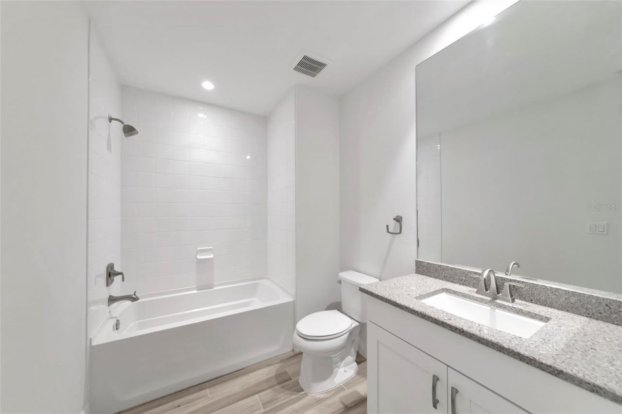 10530 Boardwalk Loop, Unit 202, Bradenton, FL 34202 Photo