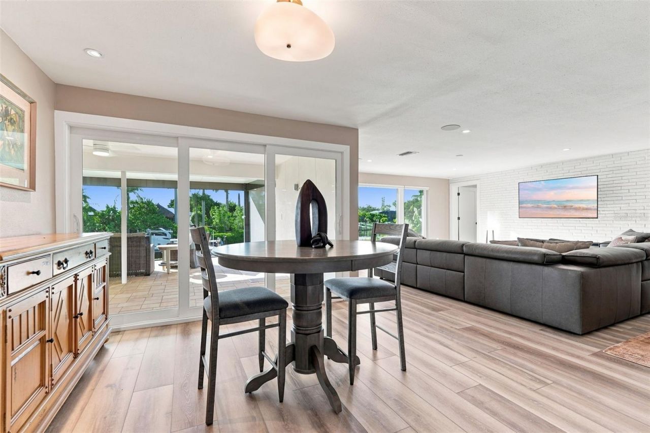 2303 Constitution Boulevard, Sarasota, FL 34231 Photo