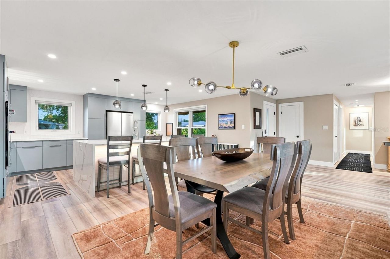 2303 Constitution Boulevard, Sarasota, FL 34231 Photo