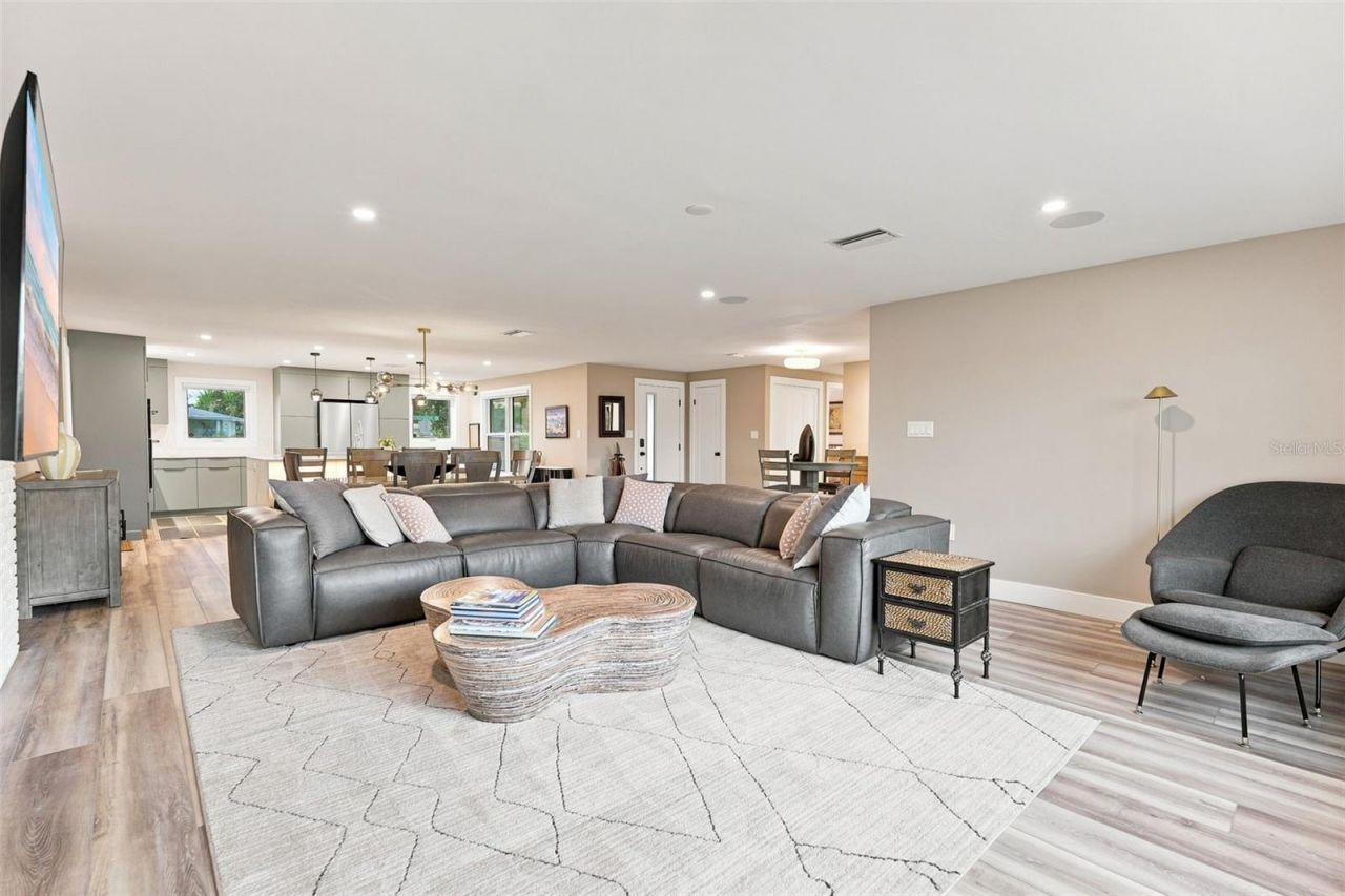 2303 Constitution Boulevard, Sarasota, FL 34231 Photo