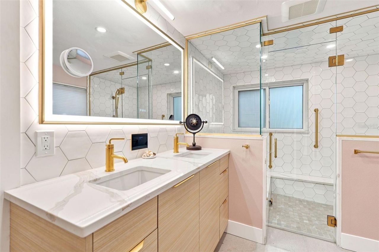 2303 Constitution Boulevard, Sarasota, FL 34231 Photo